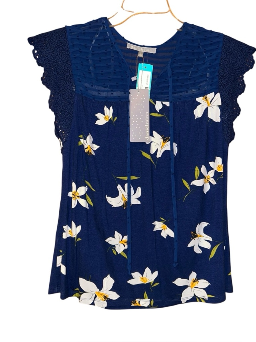 Daniel Rainn Navy Floral‎ Flutter Sleeve Blouse Lace Detail Size Small NWT